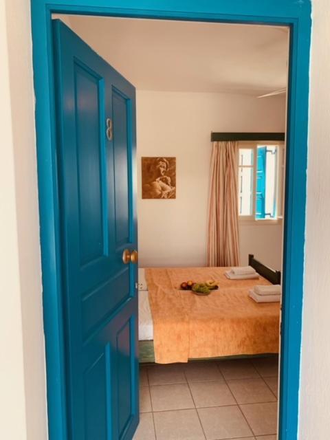 Manousos Rooms アダマス エクステリア 写真